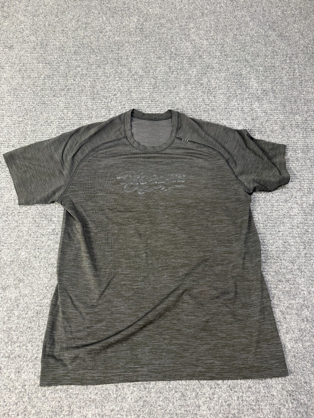 Lululemon Shirt Mens Medium Black Short Sleeve Athletic Performance Gym Logo